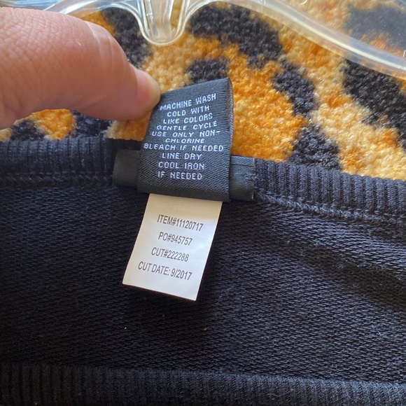 Torrid criss cross caged front crew neck sweater in black size 1X - Picture 10 of 12